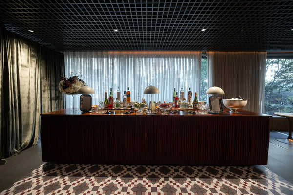 Bar Balcão Revestido e Tampo Madeira